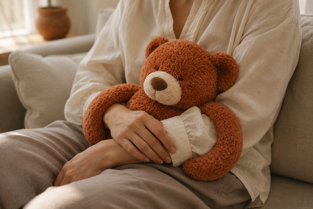 Peluche lestée : pourquoi le poids apaise petits et grands