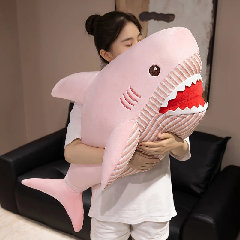 Requin en Peluche Rose - vue 3