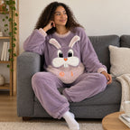 Pyjama moumoute fille et femme lapin violet porté, vue frontale