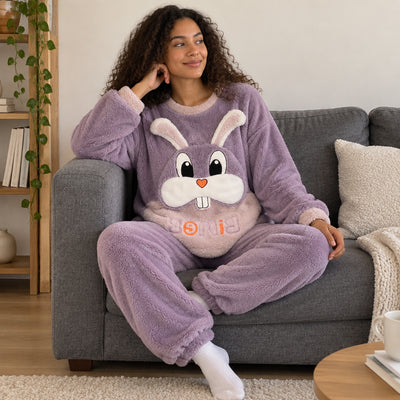 Pyjama moumoute fille et femme lapin violet porté, vue frontale