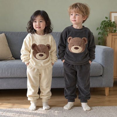 Ensemble pyjama enfant ours beige ou gris porté, vue frontale