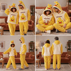 Quatre angles de Pyjama hiver canard jaune à capuche porté