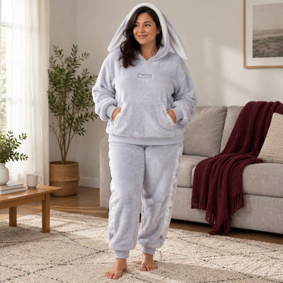Cover frontale de Ensemble pyjama gris à motif animal adulte, portée et entièrement visible