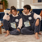 Cover frontale de Pyjama pilou pilou couple dinosaure vert tout doux, portée et entièrement visible