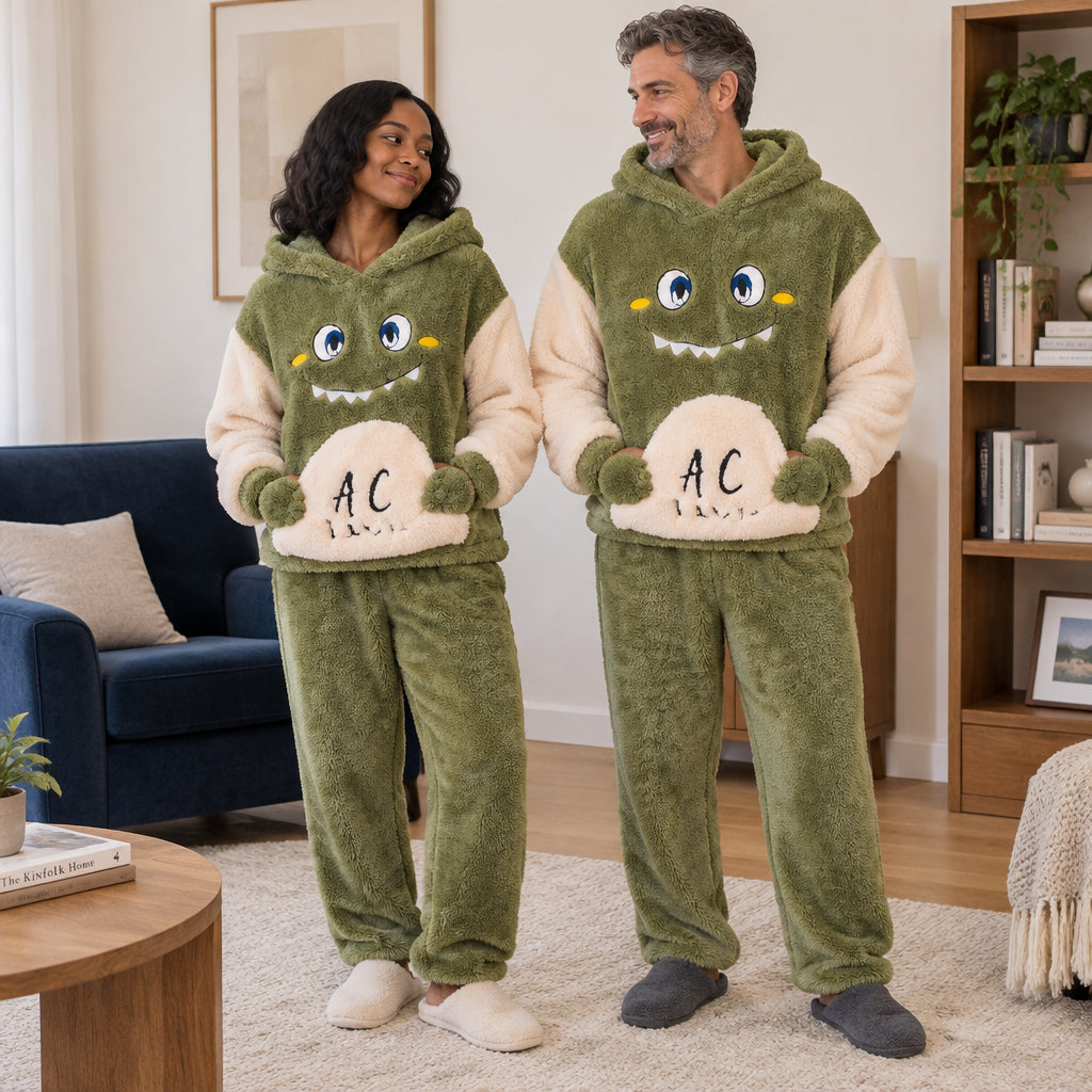 Cover frontale de Pyjama chaud couple dinosaure vert à capuche, portée et entièrement visible