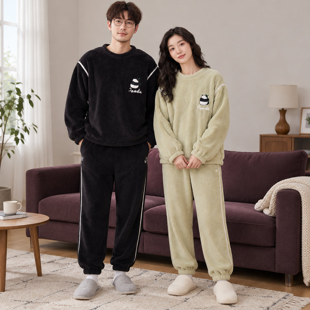 Cover frontale de Pyjama polaire couple panda noir et vert, portée et entièrement visible