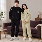 Cover frontale de Pyjama polaire couple panda noir et vert, portée et entièrement visible
