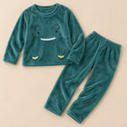 Ensemble pyjama deux pièces Pyjama chaud couple animal vert canard posé à plat sur fond beige, sans personne