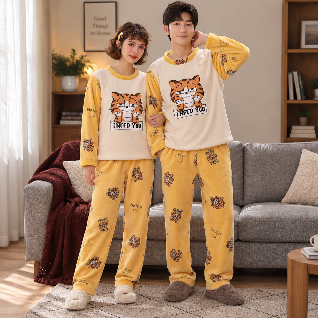 Cover frontale de Pyjama hiver couple tigre jaune kawaii, portée et entièrement visible