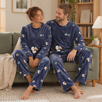 Cover frontale de Pyjama pilou pilou couple toucan bleu marine douillet, portée et entièrement visible