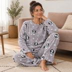 Cover frontale de Ensemble pyjama fille et femme pingouin gris, portée et entièrement visible