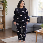 Cover frontale de Pyjama hiver femme et ado ours polaire bleu nuit, portée et entièrement visible