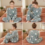 Quatre angles de Pyjama polaire fille et femme chien vert doux porté