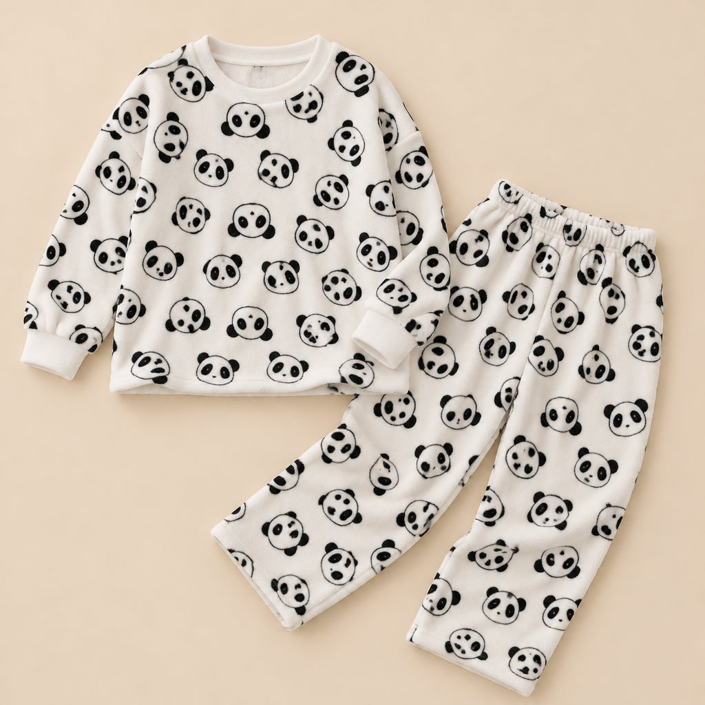 Ensemble pyjama deux pièces Ensemble pyjama femme et ado pandas imprimés posé à plat sur fond beige, sans personne