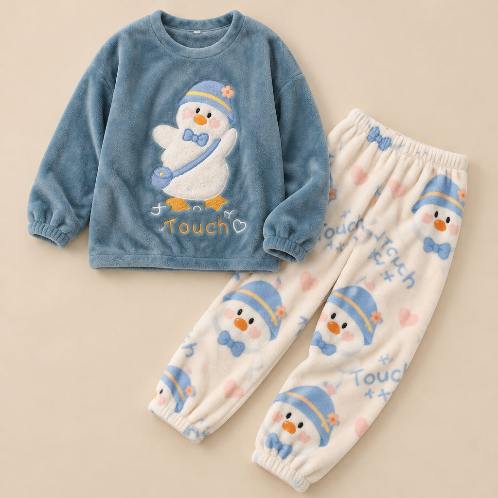 Ensemble pyjama deux pièces Pyjama polaire fille et femme bonhomme de neige bleu posé à plat sur fond beige, sans personne