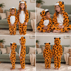 Quatre vues du Pyjama enfant imprimé léopard porté