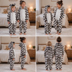 Quatre vues du Kigurumi zèbre enfant à motif noir et blanc porté