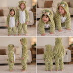 Quatre vues du Combinaison pyjama poney vert enfant porté