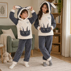 Enfants portant Pyjama polaire panda doux à capuche famille