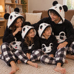 Famille portant Pyjama chaud panda noir et blanc à capuche pour la famille