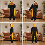 Quatre vues du Pyjama costume panda roux adulte noir et orange porté