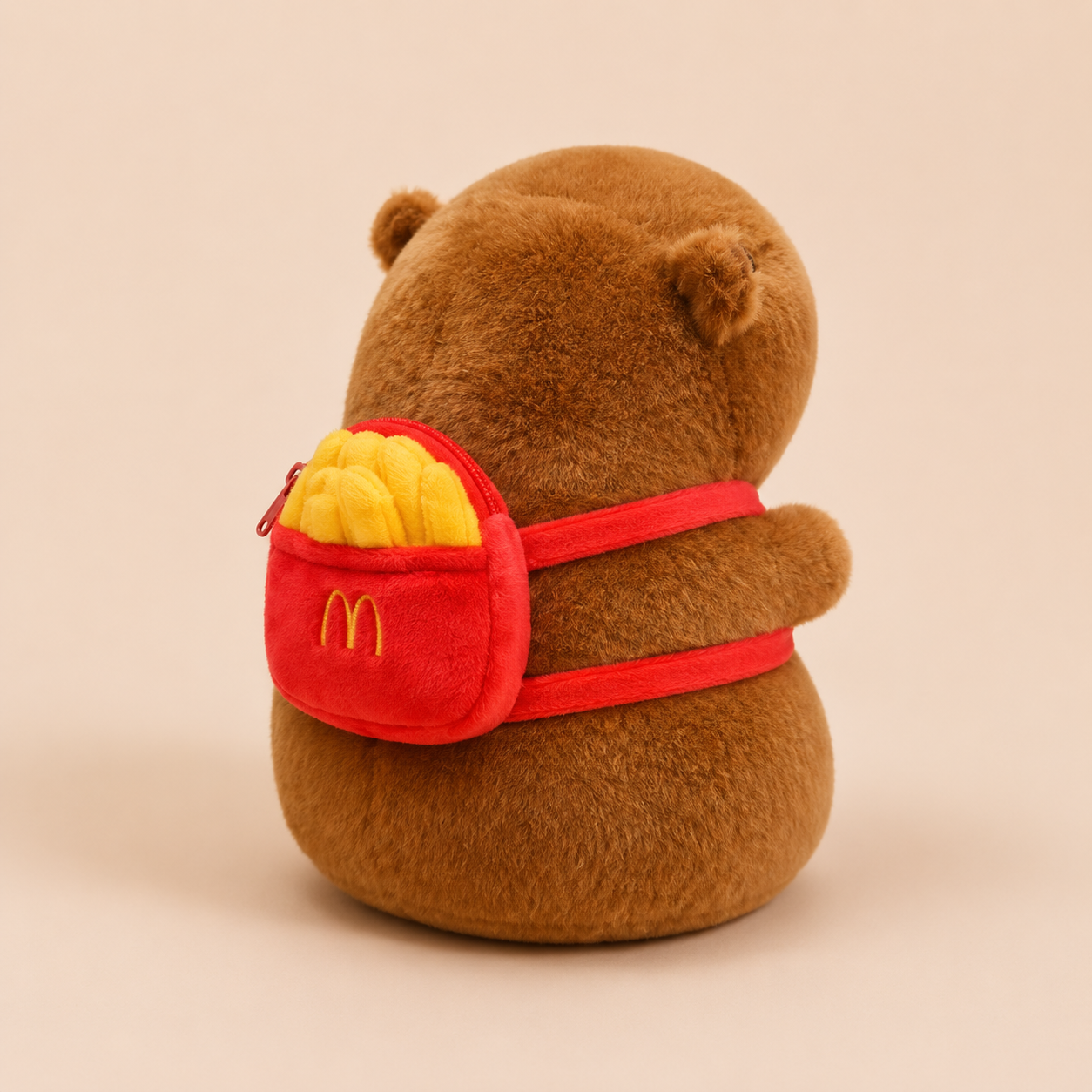 Peluche Capybara Sac a Dos Frites