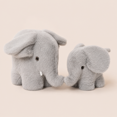 Petit Éléphant Debout en Peluche